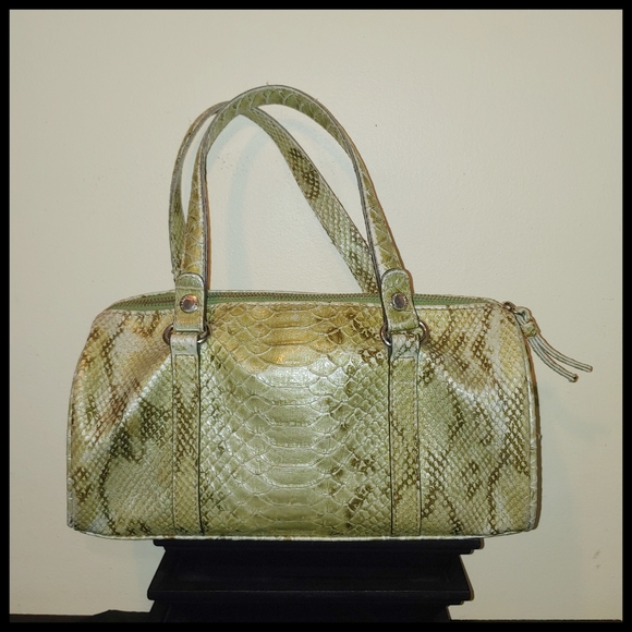 Liz Claiborne Green Snakeskin Print Handbag - Picture 2 of 10